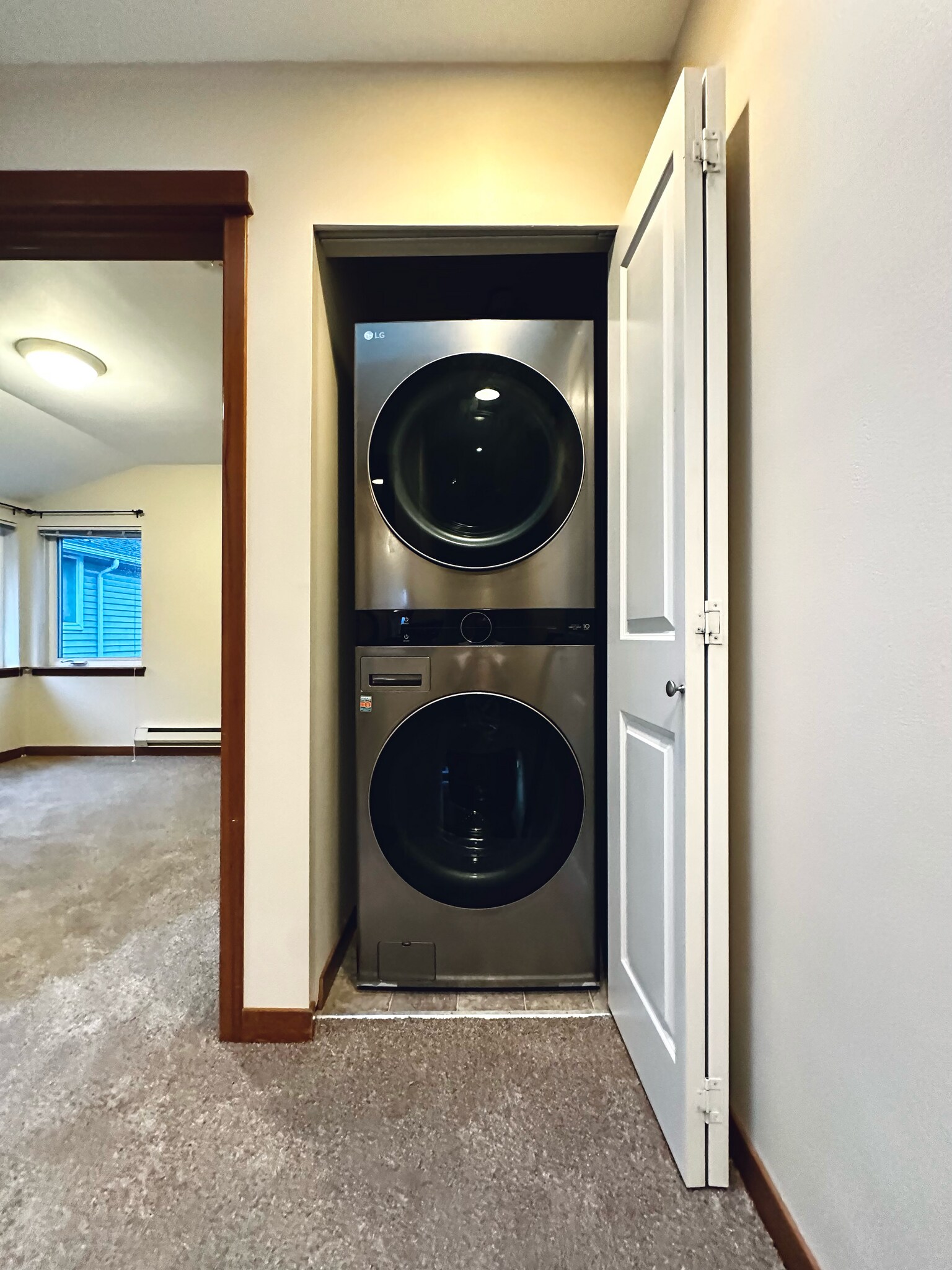 Top Floor - Laundry - 9025 18th Ave SW