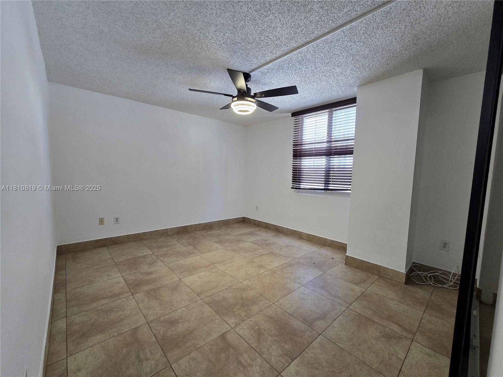 Building Photo - 800 N Miami Ave