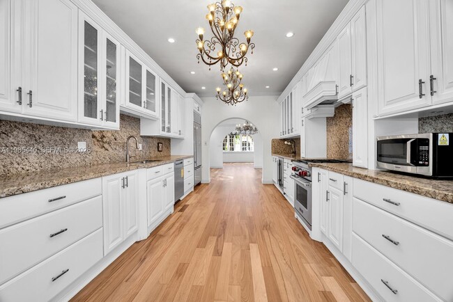 Building Photo - 517 Minorca Ave