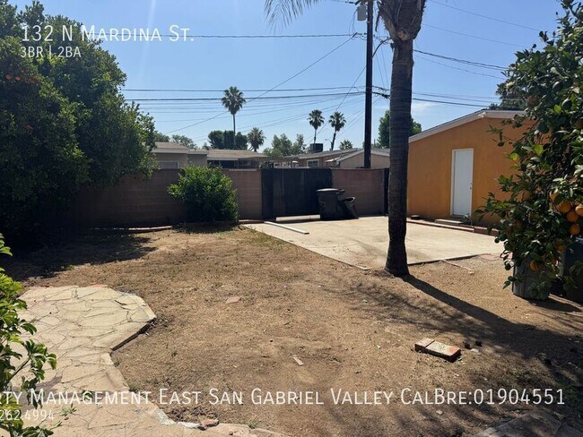Building Photo - 132 N Mardina St