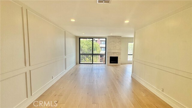 Building Photo - 1735 N Fuller Ave