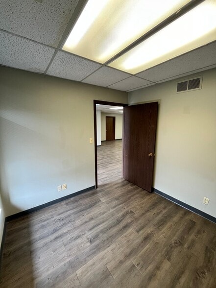 Building Photo - 1000 N 21st St