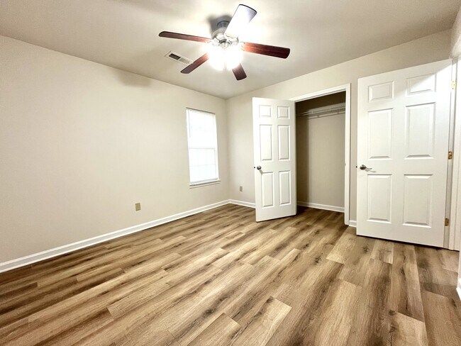 Building Photo - 97 Pecan St