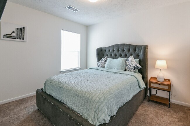 Building Photo - 6223 Topaz Pnes Trl