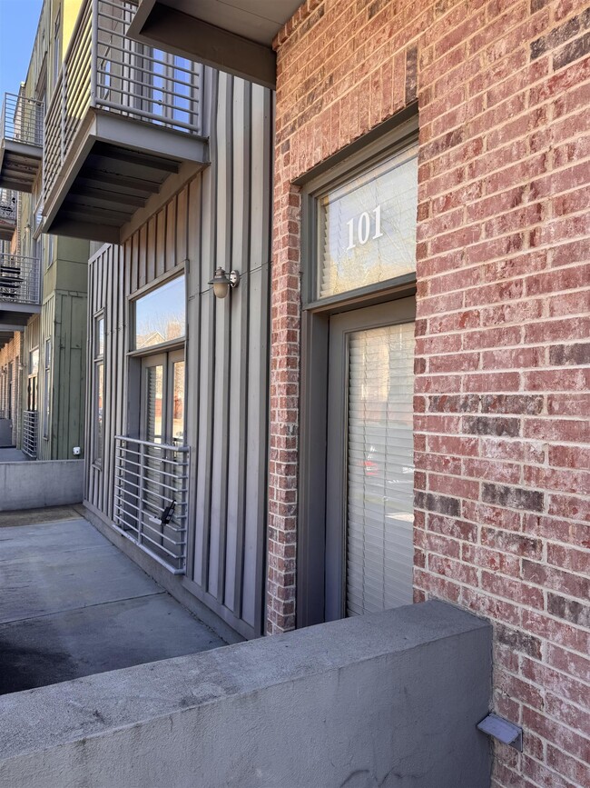 Building Photo - 620 Tennessee St