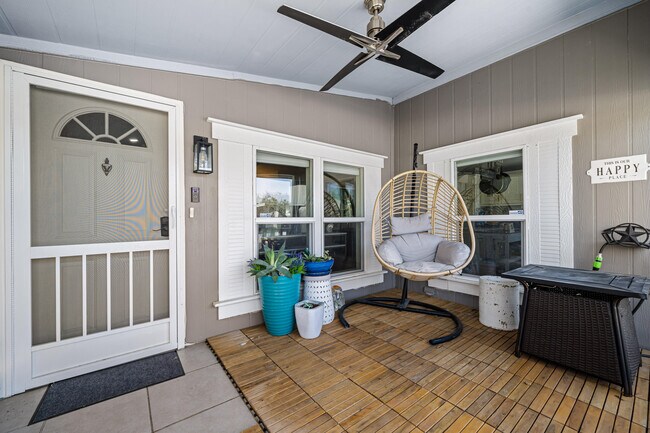 Building Photo - 159 Estrada Way