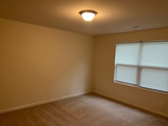 Building Photo - 133 Bendick Ct