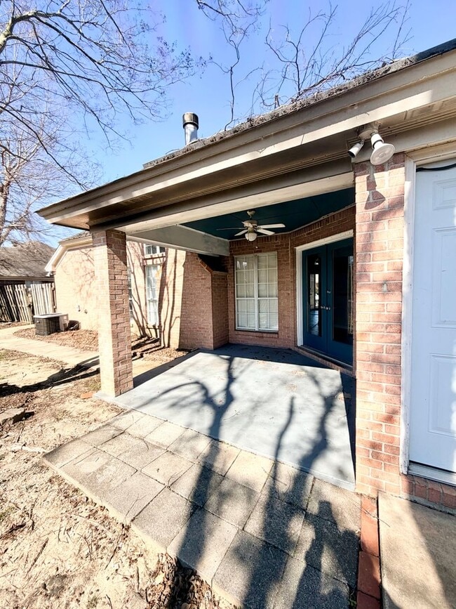 Building Photo - Halcyon Summit Rental