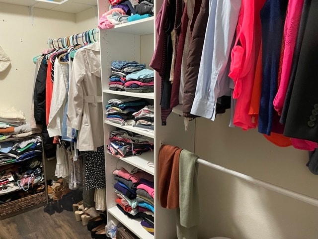 Master closet - 423 Twin Lakes Ln