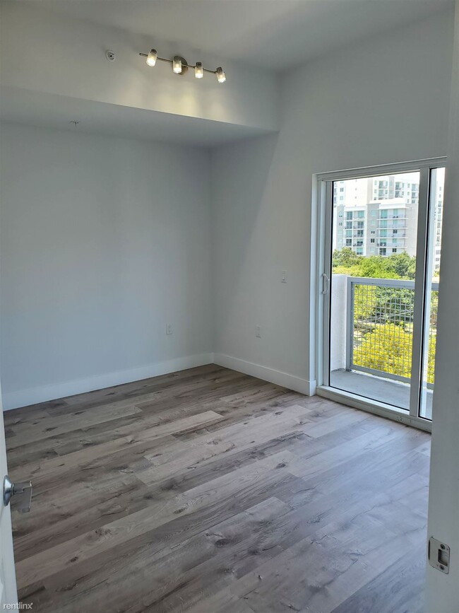 Building Photo - 2 br, 2 bath Condo - 39 NW 7th Ave Brand N...