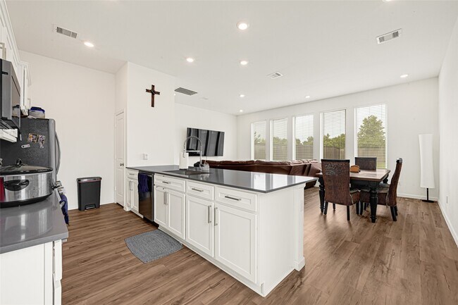 Building Photo - 12978 Rio Mariano Ln