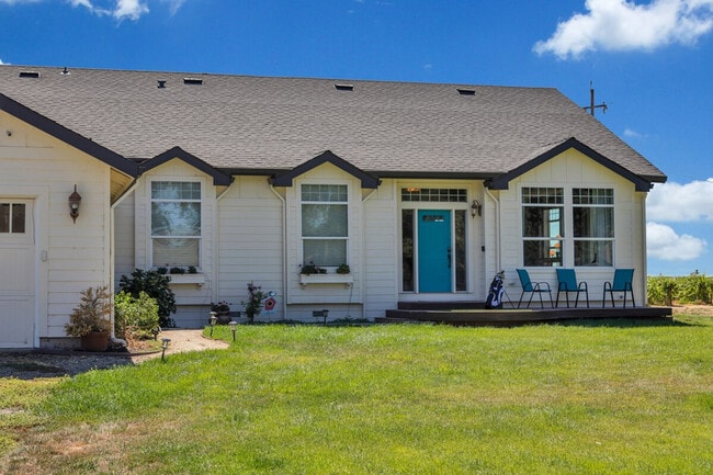 Building Photo - 53953 S River Rd