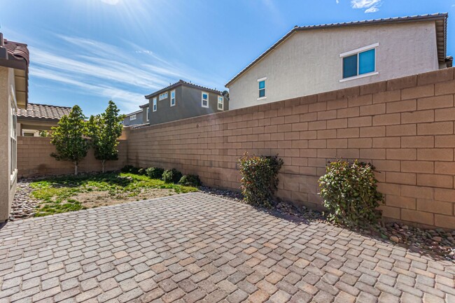 Building Photo - Southern Highlands Home with Loft & Patio!