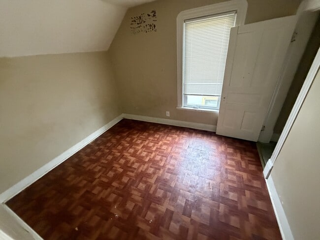 Building Photo - 2647 Fremont Ave N