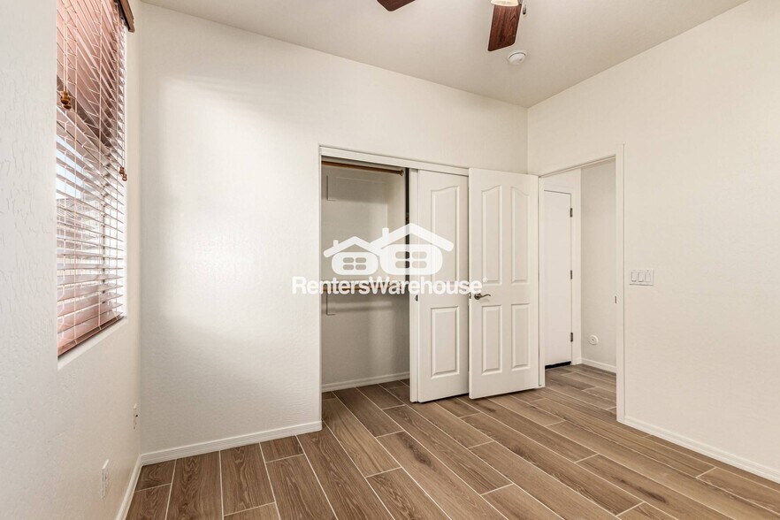 Building Photo - 12018 W Vernon Ave