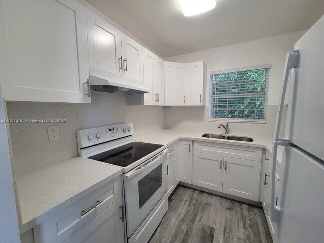 Building Photo - 2267 SW 15th St