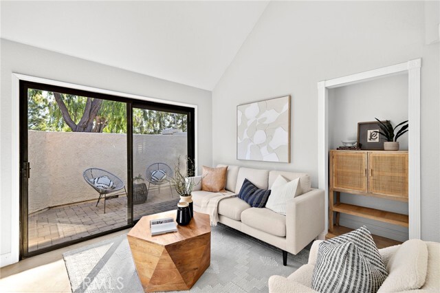 Building Photo - 91 Martinique St