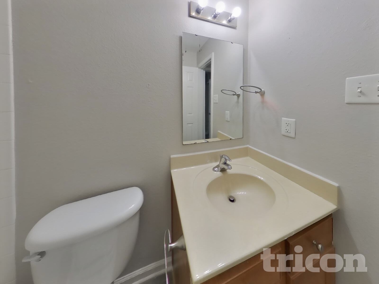 Building Photo - 3367 Pikes Peak Dr