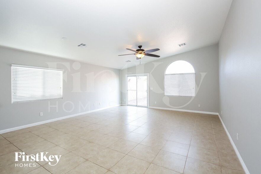 Building Photo - 4532 Silverwind Rd
