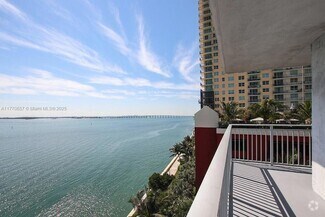 Building Photo - 1111 Brickell Bay Dr