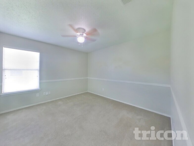 Building Photo - 2636 Peach Dr
