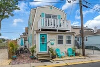 Building Photo - 227 Bay Terrace