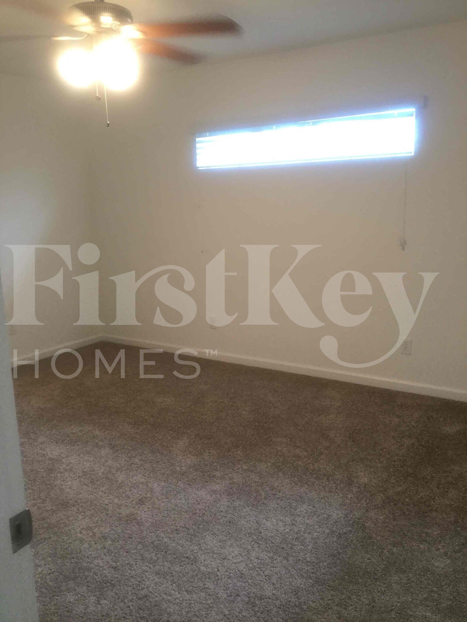 Building Photo - 146 SW Milburn Cir