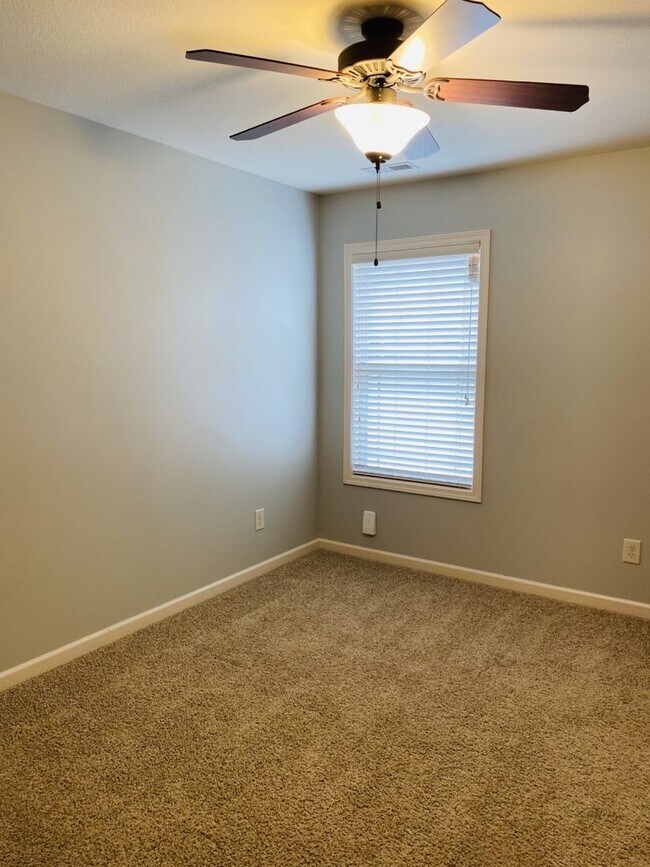 Building Photo - 1132 Chinook Cir