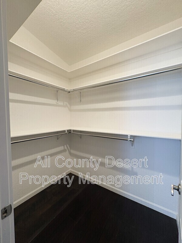 Building Photo - 43155 Portola Ave