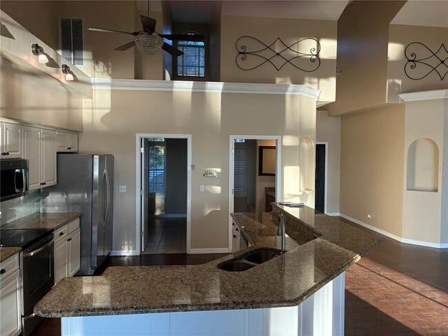 Building Photo - 41515 Silver Dr