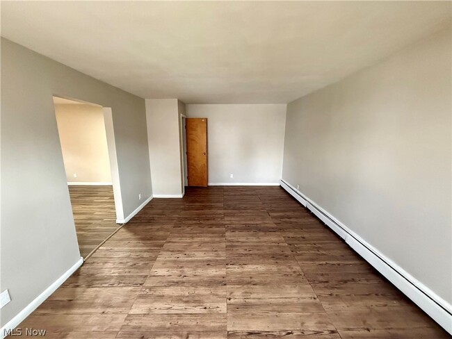 Building Photo - 4652 Warner Rd