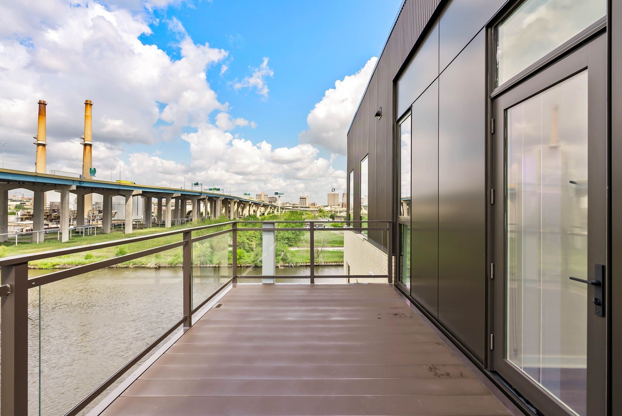 Building Photo - 777 W Freshwater Way