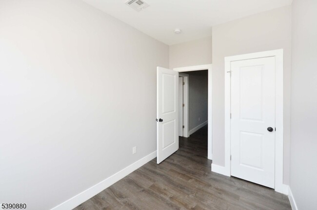 Building Photo - 9-9 Watsessing Ave