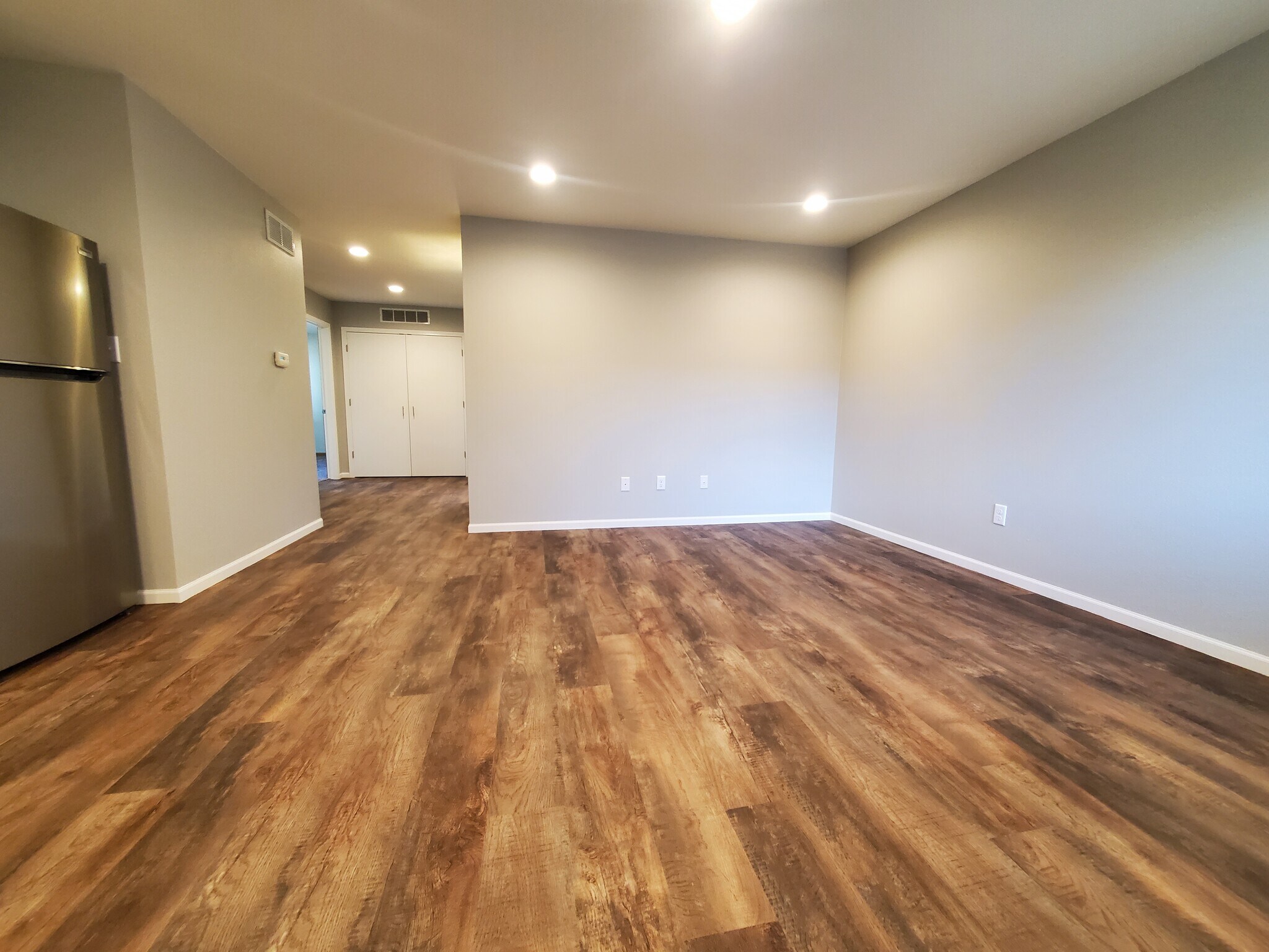 Building Photo - 2322 College St