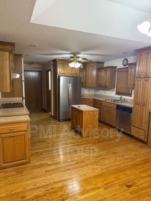 Building Photo - 4206 Hwy K4