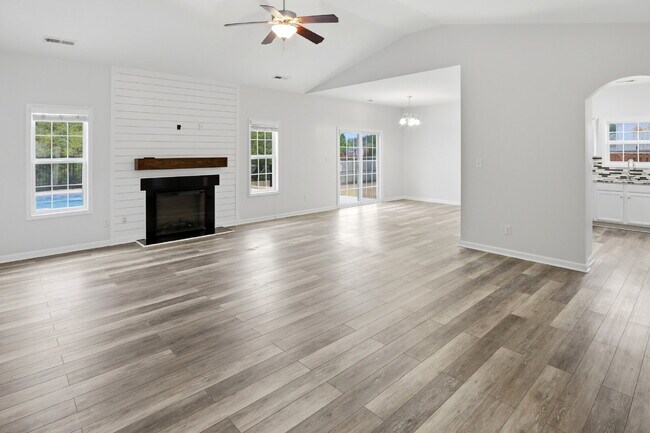 Building Photo - 124 Regatta Way