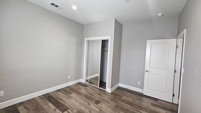 Building Photo - 1536 E