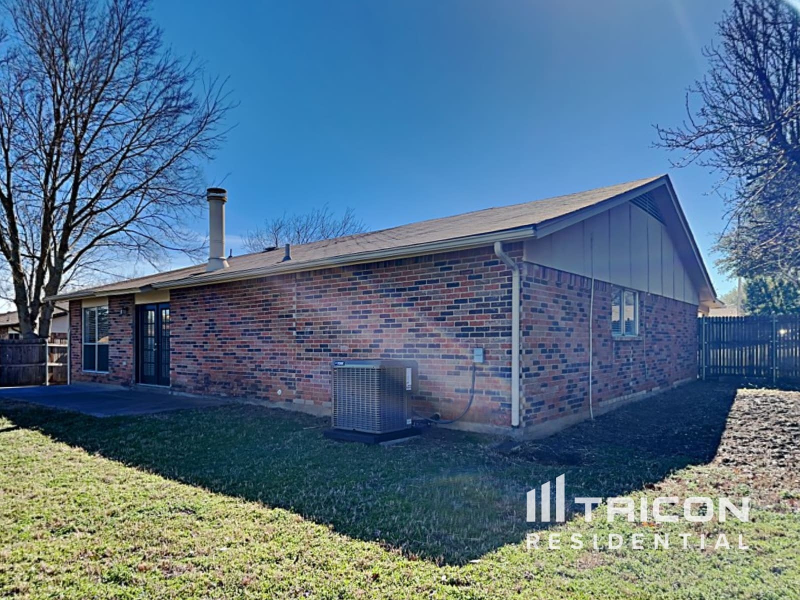 Building Photo - 3515 Solano Ct