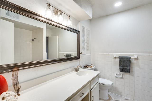 Building Photo - 7620 Dentcrest Dr