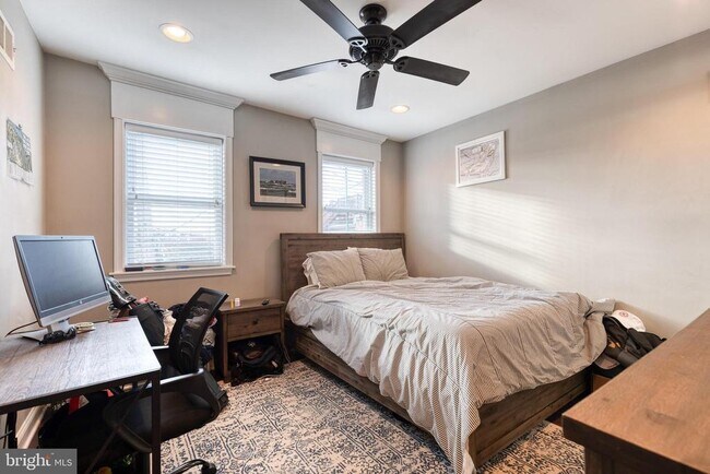 Building Photo - 800 S Curley St