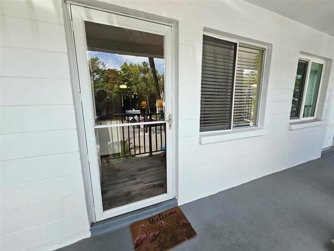 Building Photo - 2028 Canal Dr