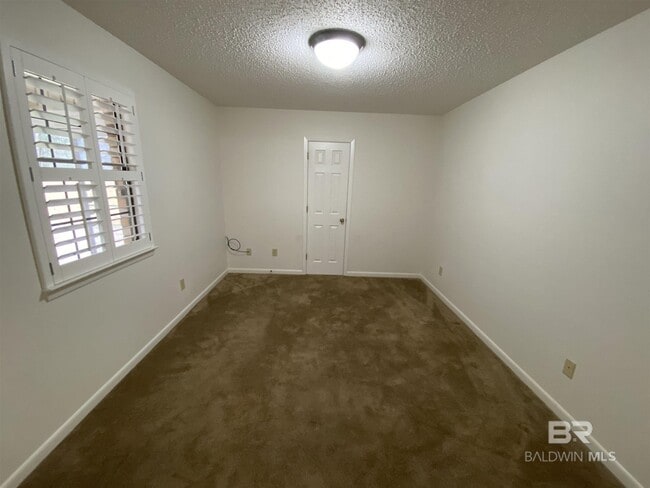 Building Photo - 22022 Nelson St