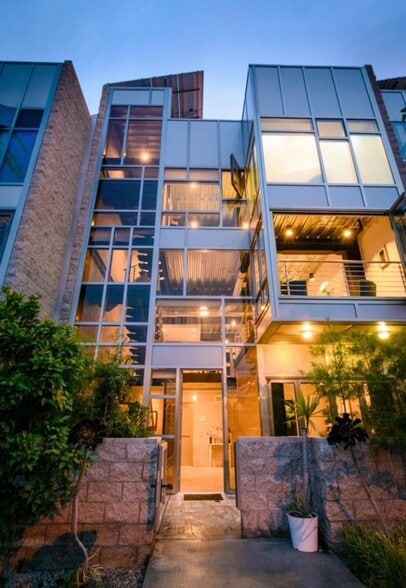 Primary Photo - 3264 Kazaz Ln