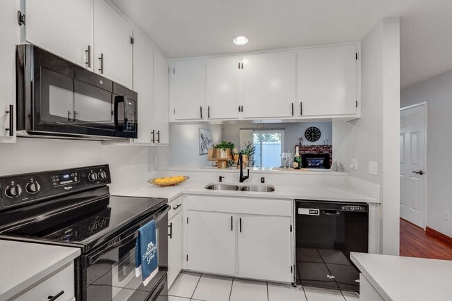 Building Photo - 4235 Sheldon Cir