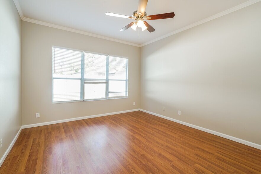 Building Photo - 2018 Samantha Ln