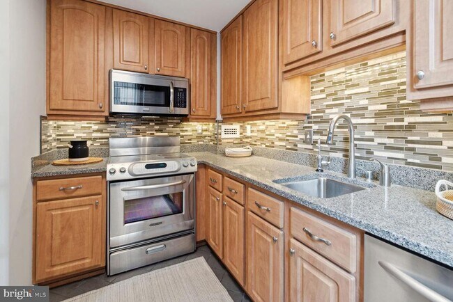 Building Photo - 1718 Corcoran St NW