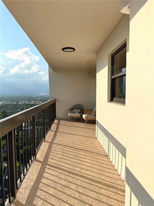 Building Photo - 2333 Brickell Ave