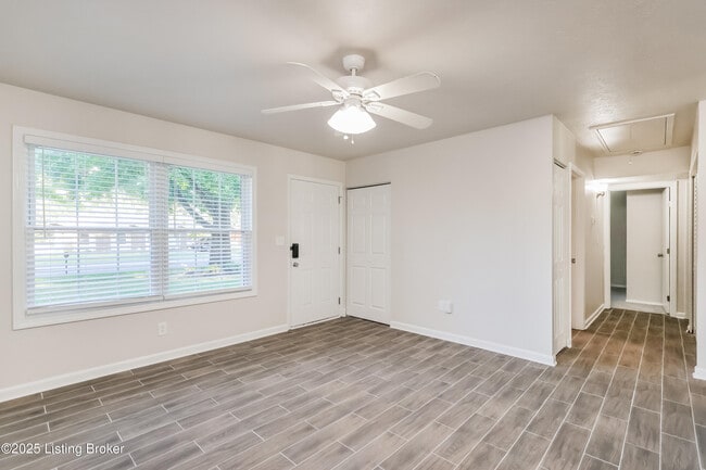 Building Photo - 10795 Millers Ln