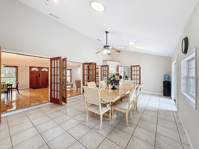 Building Photo - 1055 Riverside Ridge Rd