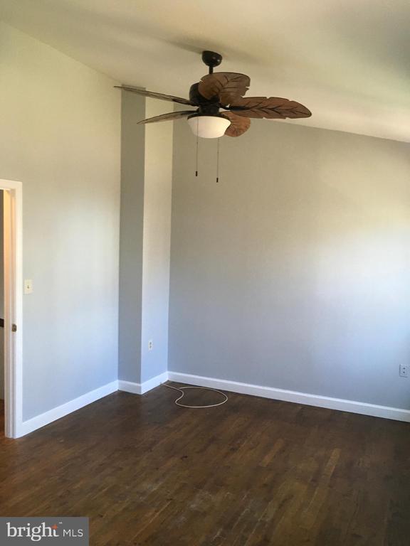 Building Photo - 15205 Streamside Ct